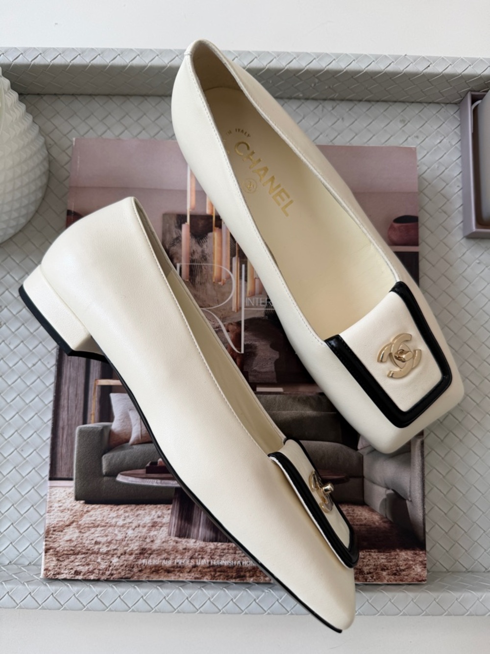 Chanel SS 26 Blazy Ivory Lambskin Square Toe CC Logo Turn-lock Ballet Flats 37.5 - Picture 12 of 16